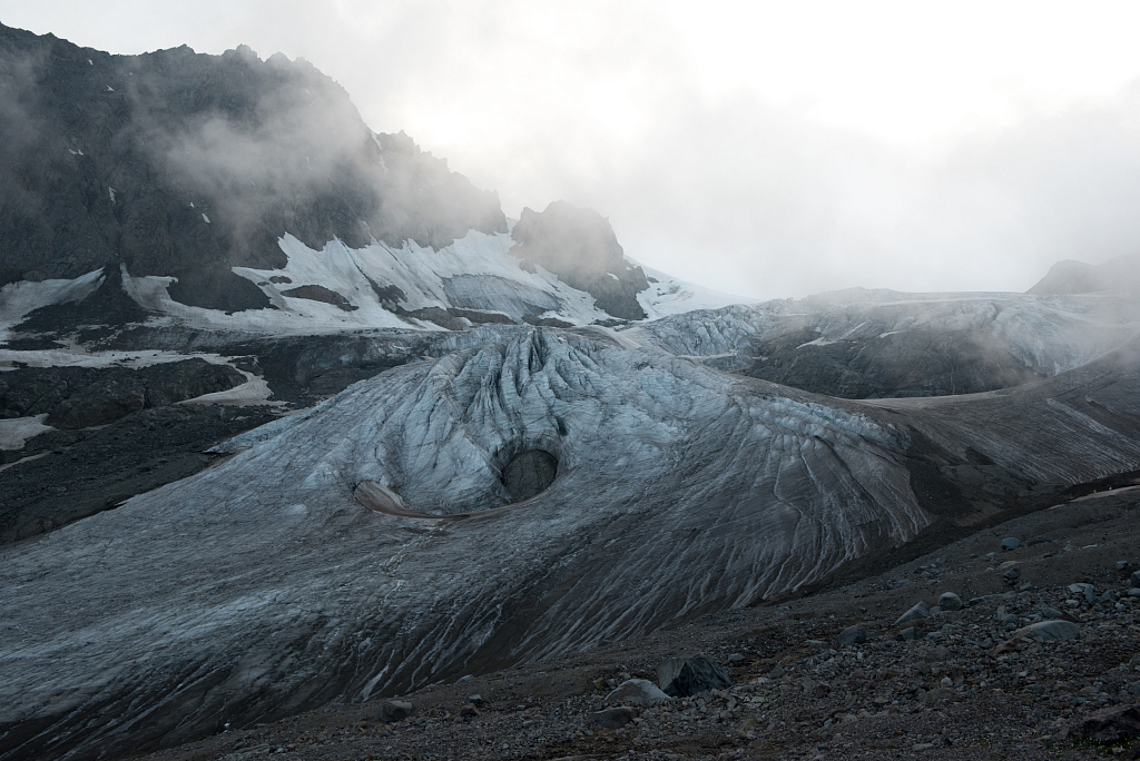 Ледник Ирикчат на маршрутах на Эльбрус с востока и с севера (нестандартный)