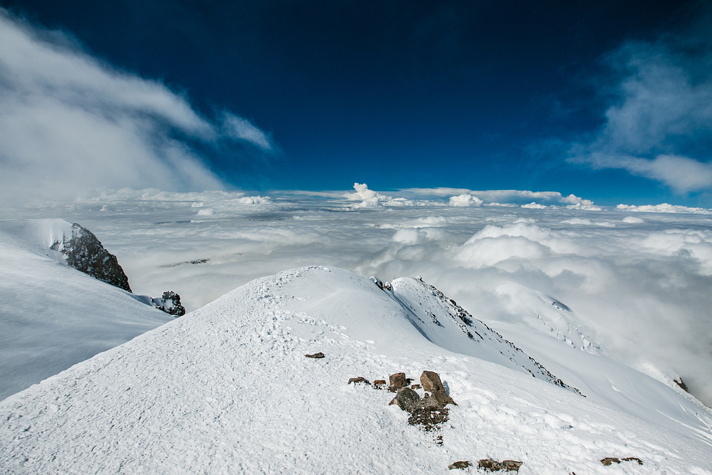 Вершина Эльбруса. Самая высокая точка Европы и России.